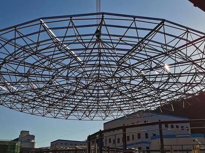 呼和浩特螺栓球网架工程施工现场